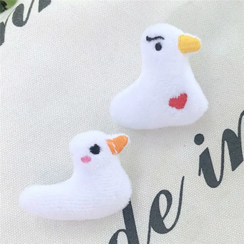 

Pinksee Cute Cartoon Heart Duck Brooch for Women Girls Plush Badge Clothing Accessories for Kids Bag Lapel Pins Lovely Jewelry