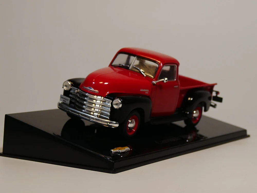 Ixo 1:43 Chevrolet 3800 1950 литая модель автомобиля| |