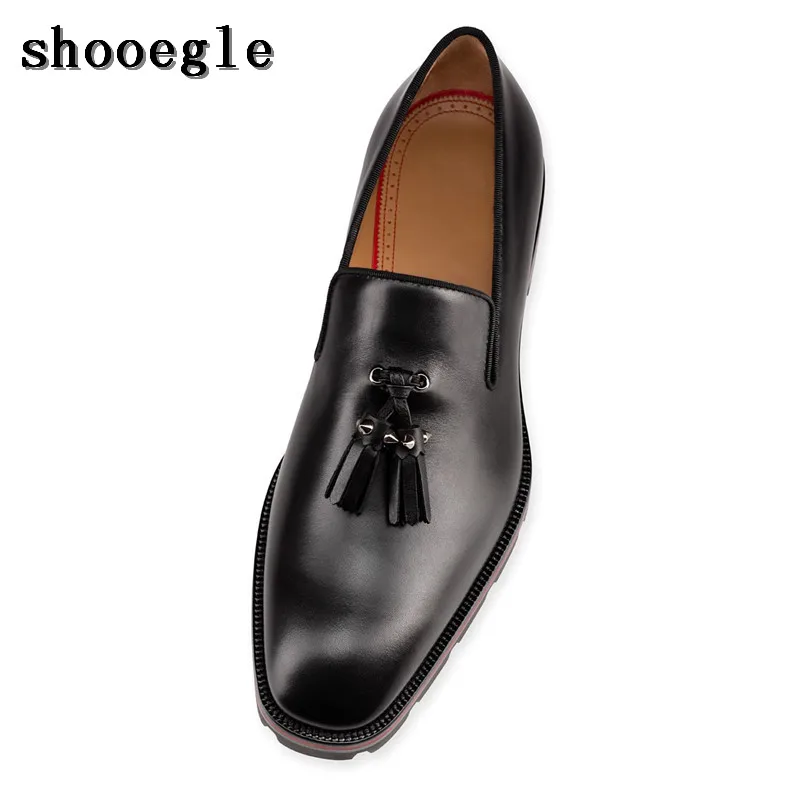 Черный SHOOEGLE/Мужская обувь ручной работы наивысшего качества; chaussure homme; роскошные мужские лоферы с кисточками; черные кожаные мужские модельные туфли в стиле Дерби - Цвет: Черный