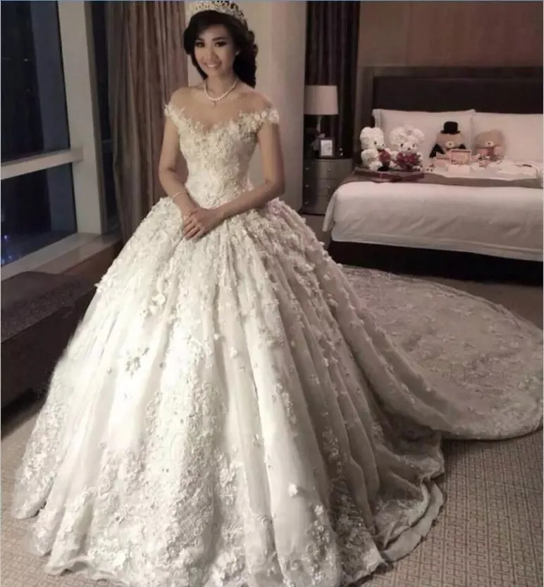 Vestido de Noiva Princess 2020 luxury Lace Wedding Dresses Sheer Jewel Neck Cap Sleeves Long Court Train Bridal wedding Gowns
