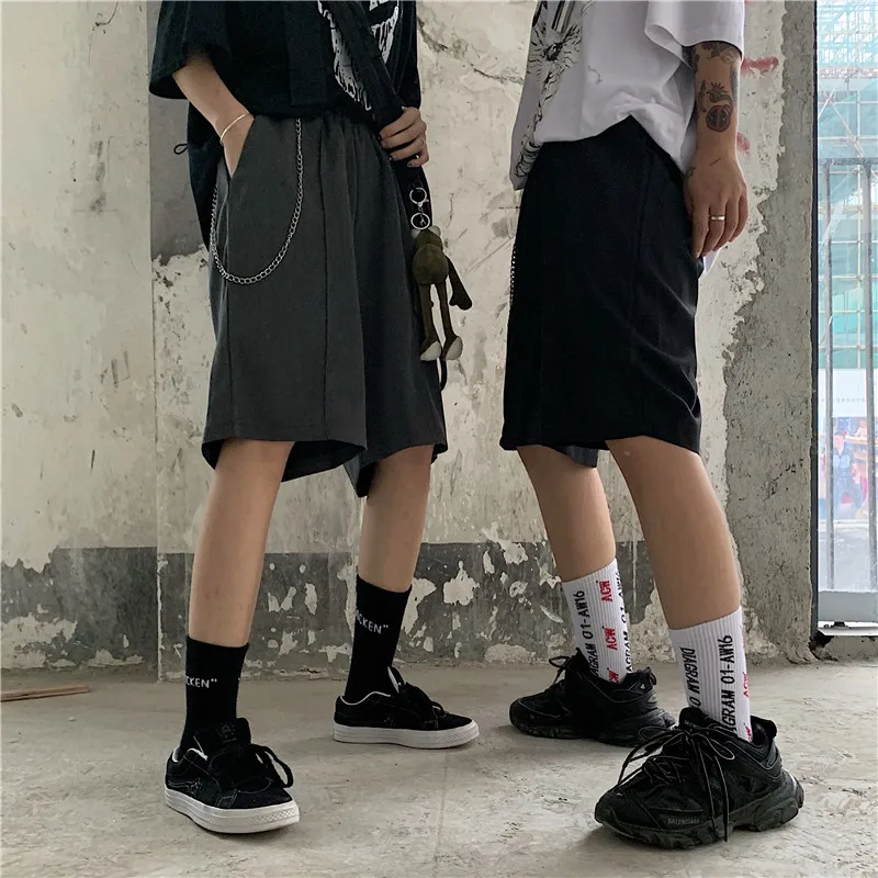 Пара летняя Корейская версия Ins Harajuku ретро Складки шорты Свободные Пять Универсальный праздничные "плюс сайз" Для женщин однотонные шорты