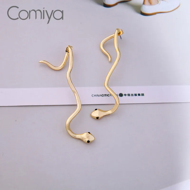 Женские серьги пусеты Comiya винтажные аксессуары змея золотистого цвета с узором
