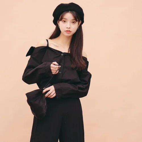 Черные Белые Рубашки Женщины 2017 Весной Корейский Стиль Краткая Дизайн С Плеча