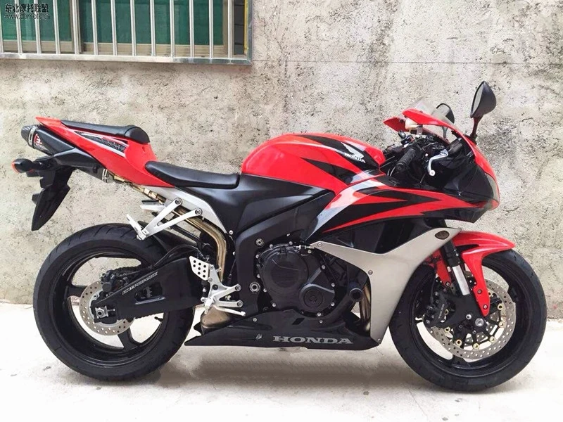 Cbr600rr F5 Слип-на мотоцикл глушитель среднего соединения трубы для CBR600rr f5 2003-2004 2005- cbr1000rr 2004-07 подседельное сиденье