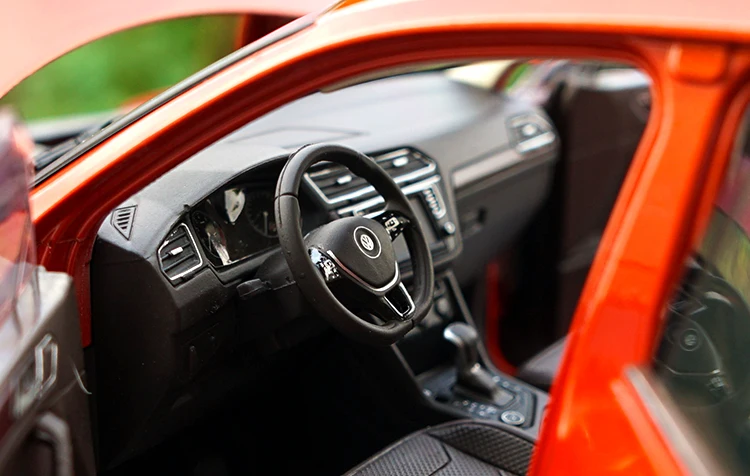 Горячая Распродажа 1:18 TIGUAN L сплав модель автомобиля, усовершенствованное Моделирование Коллекция металлическая модель автомобиля украшения