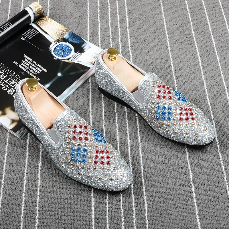CuddlyIIPanda/Роскошные Брендовые мужские модные панк-кроссовки; мужские вечерние и выпускные модные туфли с заклепками; тапочки для курения; мужские лоферы на плоской подошве