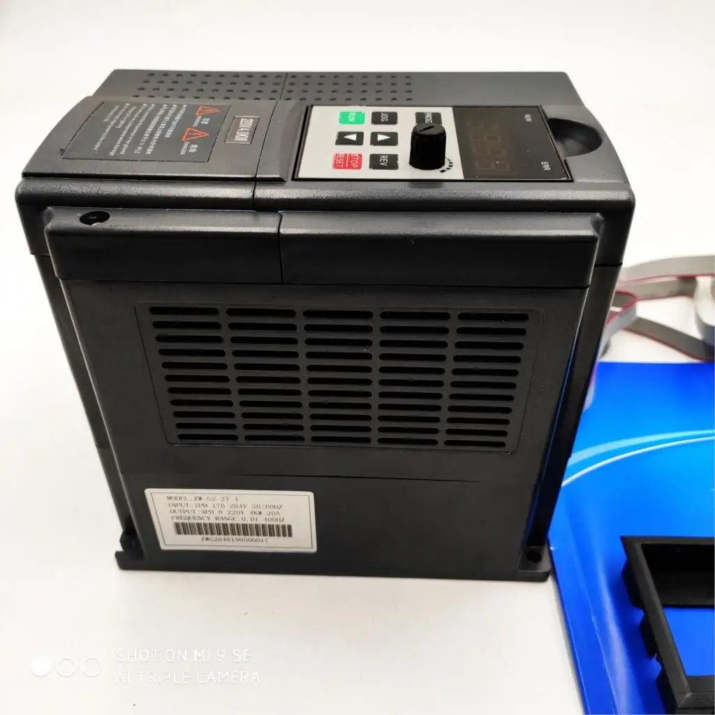 VFD 4 кВт 220 В однофазный вход и выход 3 фазы 220 В инвертор частоты