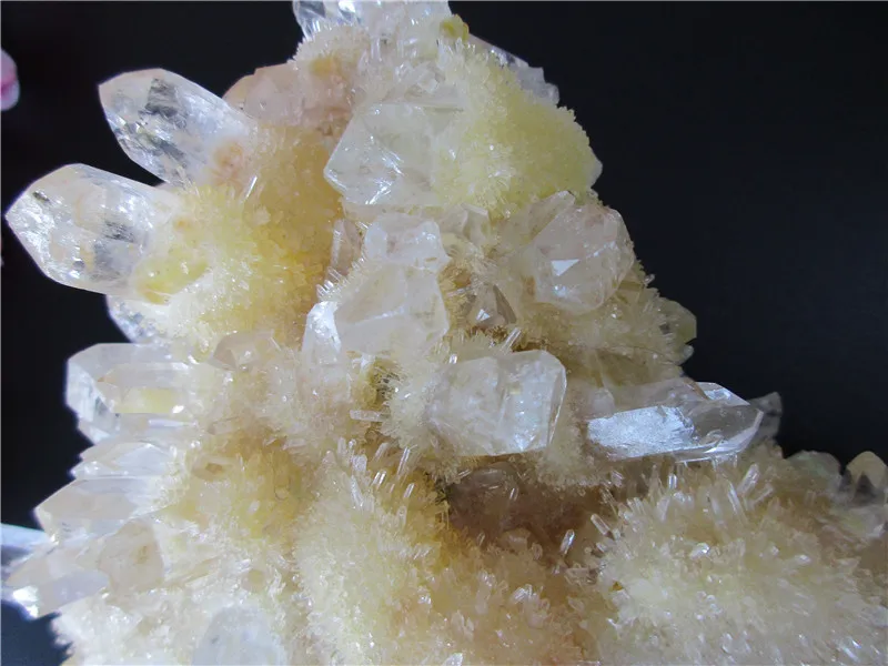 Уникальные Редкие с натуральным желтым кристаллом кластера скелетного кварца