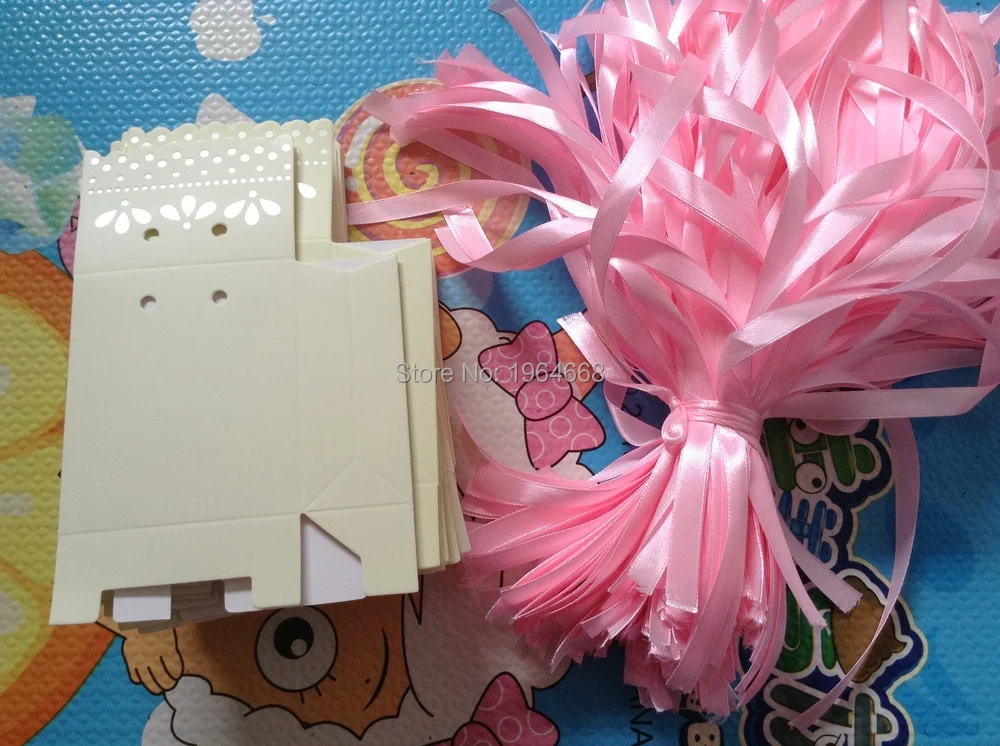 

Free shipping 100pcs/lot wedding favor--Pure White Flourish Favor Boxes