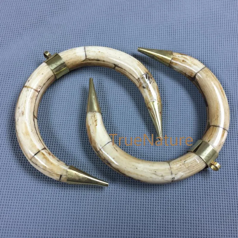 Крем Полумесяца Bone Рог кулон Декор Латунь рог очарование острый угол племенных в