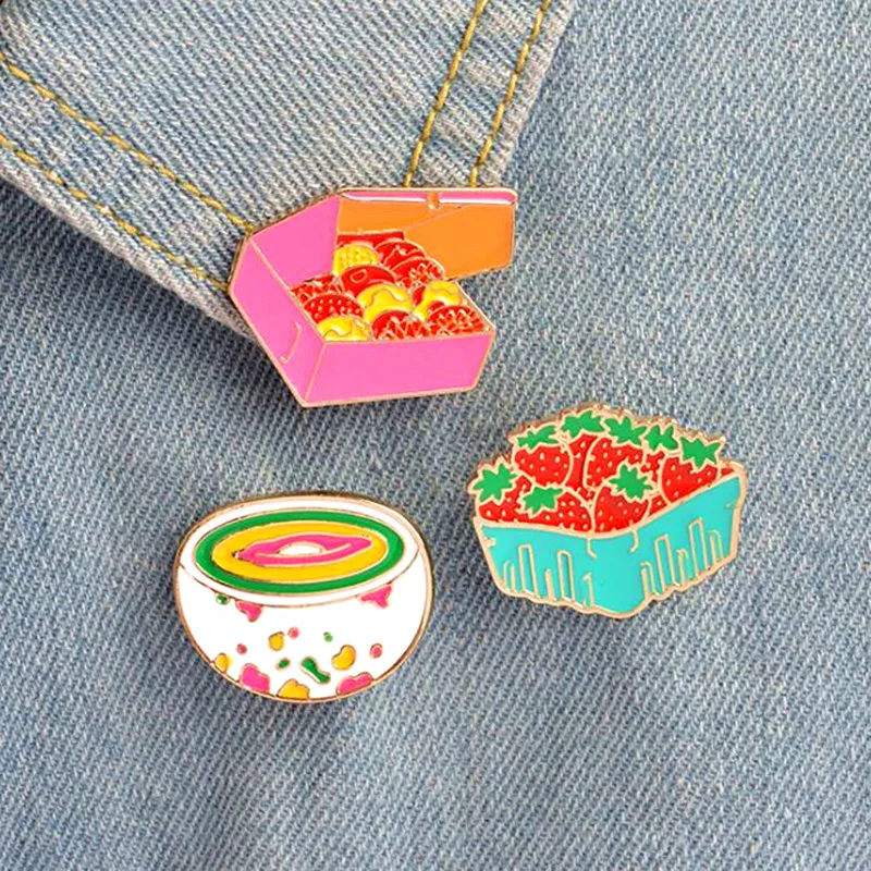 Металлическая брошь в виде клубники Timlee X367 оптовая продажа|brooches wholesale|wholesale broochmetal