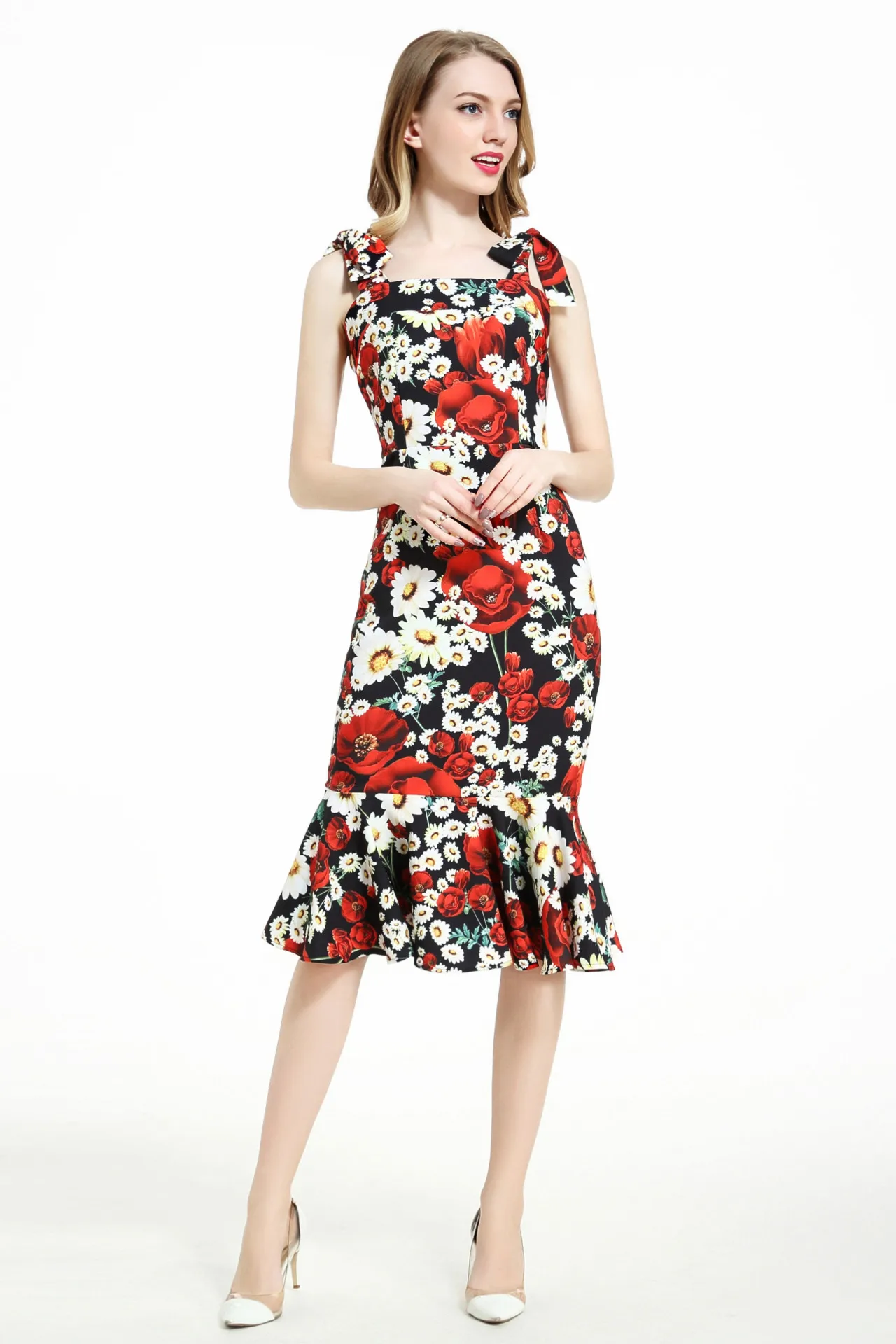 Подгоняйте женское летнее дизайнерское платье на тонких бретельках с галстуком