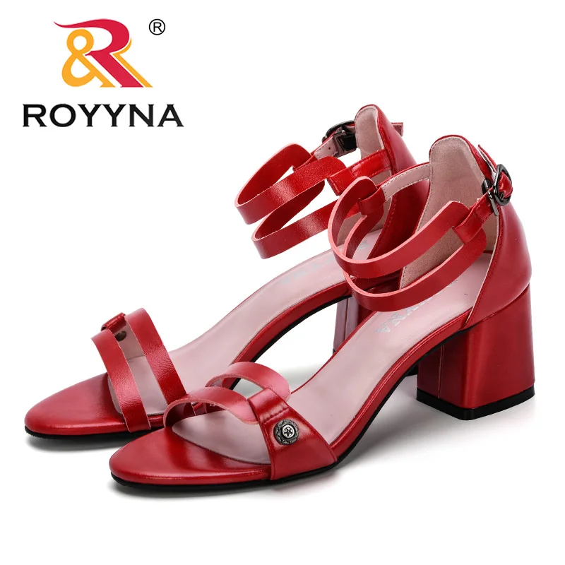 ROYYNA/Новинка года; Дизайнерские летние босоножки для женщин; Модные женские удобные босоножки; вечерние туфли на высоком каблуке с открытым носком