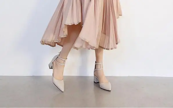 Женские туфли-лодочки на среднем каблуке черные бежевые туфли из искусственной