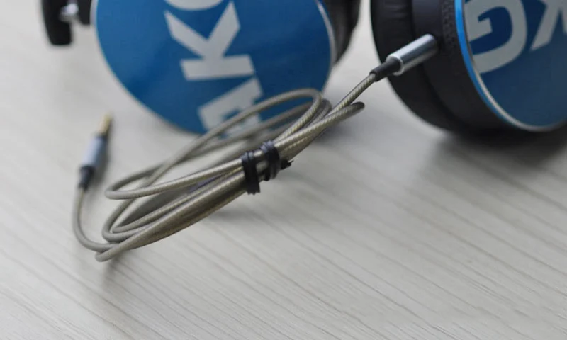 Earmax 3,5 мм до 2,5 мм кабель для наушников посеребренный Aux аудио кабель для AKG Y40 Y45BT Y50 Y50BT K545