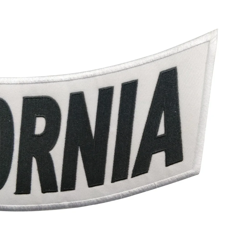 Байкерский жилет Rocker California нашивки с логотипом вышивкой утюгом на подкладке