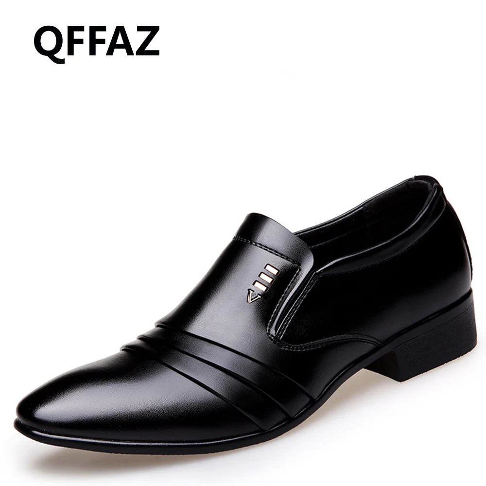 Брендовые кожаные модные мужские деловые Мокасины QFFAZ с острым носком черные