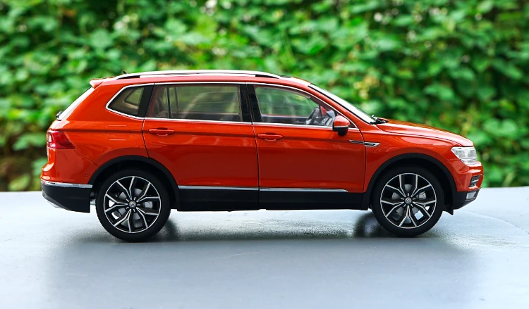 Горячая Распродажа 1:18 TIGUAN L сплав модель автомобиля, усовершенствованное Моделирование Коллекция металлическая модель автомобиля украшения