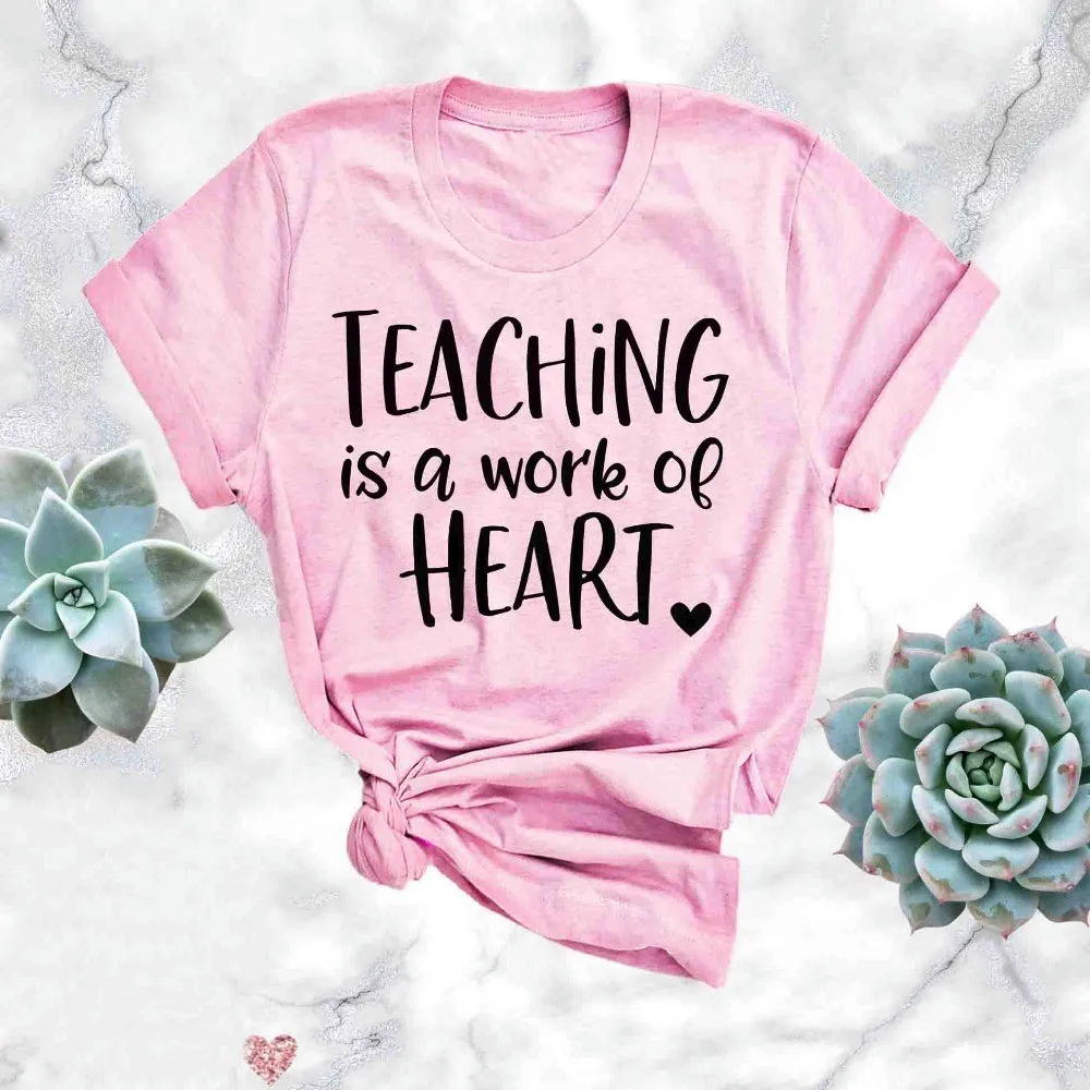 Футболка с надписью Learning Is A Work Of Heart футболка для учителей начальной школы учеников женская