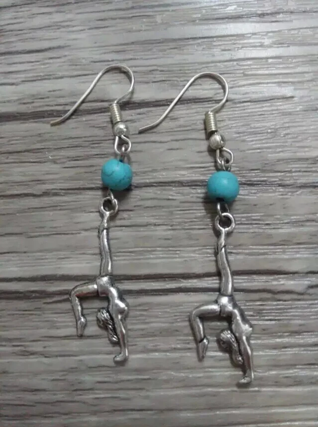 

Новинка модные ювелирные изделия из сплава женские гимнасты и каменные бусины Висячие серьги для женщин и девочек подарок Быстрая доставка Z310