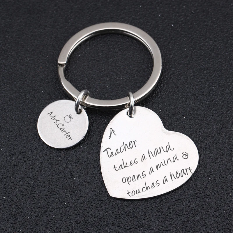Цепочка для ключей с сердечком преподавателя открывает руки на каждый день