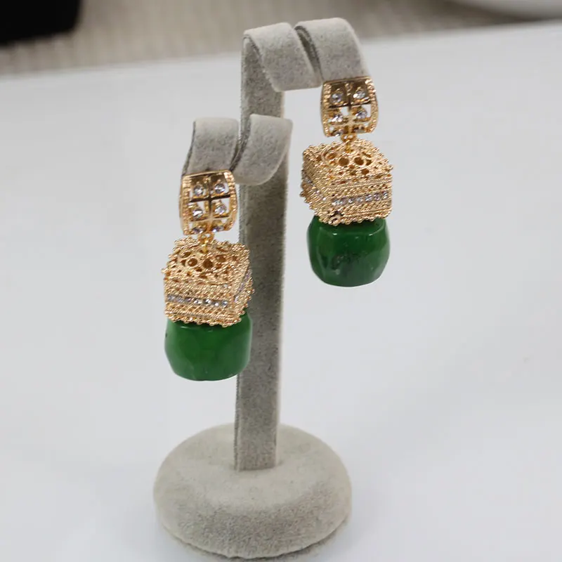Серьги из оранжевых и зеленых коралловых бусин аксессуары африканских