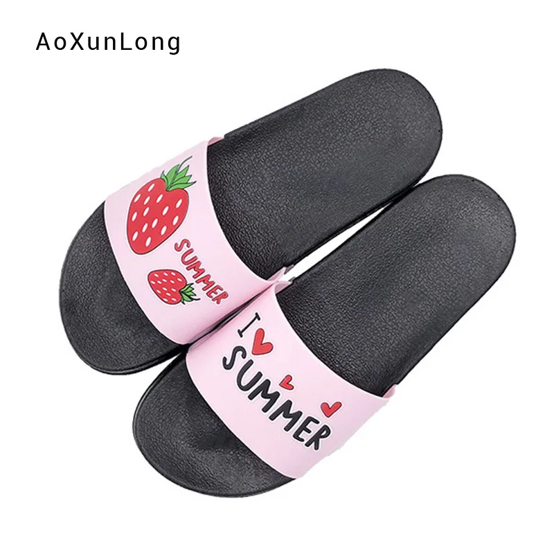 Strawberry Новинка; летние женские тапочки; шлепанцы для спальни с изображением розовой Пантеры; милые домашние шлепанцы на плоской подошве; мягкие женские тапочки с подошвой из ПВХ - Цвет: Strawberry