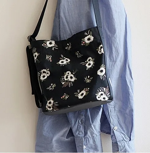 

Waterproof Summer Small Canvas Shoulder Bag Fashion Women Messenger Bag Feather Printed Crossbody Shoulder Bags