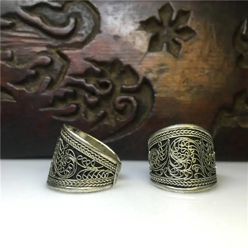 Серебряное античное винтажное кольцо с цветочным рисунком