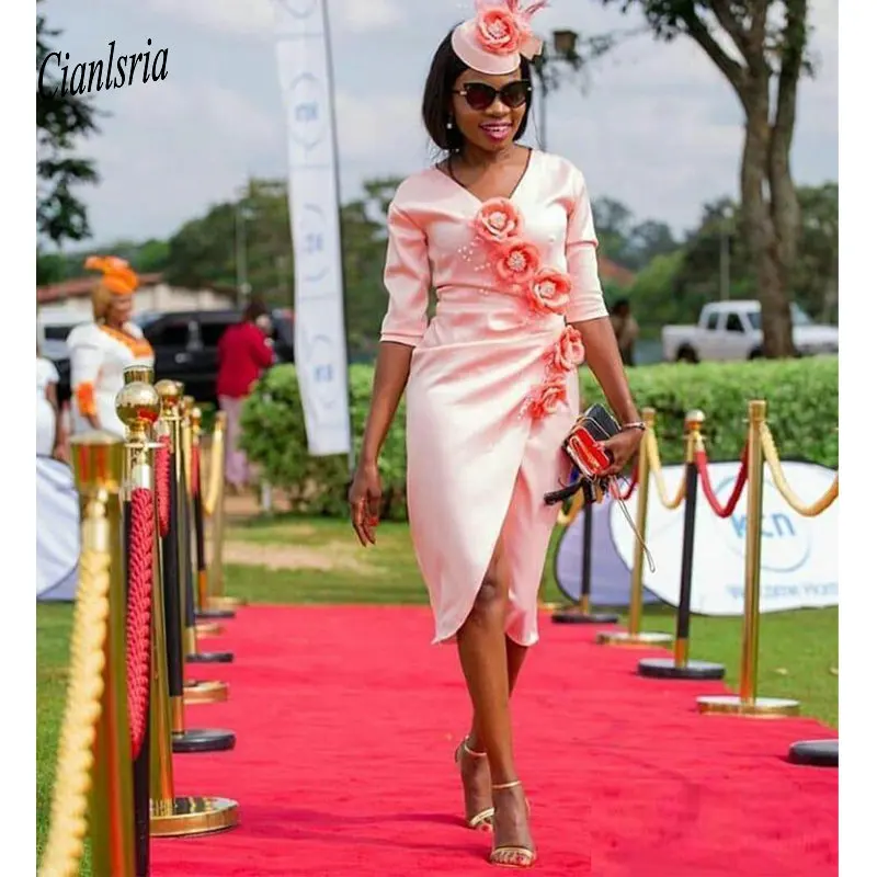 

Blush Pink Knee-length Long Sleeve Mother of the Bride Dresses 2020 V-neck Lace Stain 3D Floral Short Mother of Groom Gown