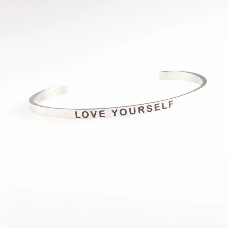 Браслет из нержавеющей стали с надписью LOVE YOURSELF | Украшения и аксессуары