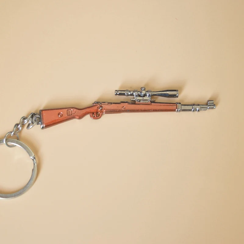 9Cm Spray paint 98K Брелок для ключей PUBG Pan шлем 98K AWM M24 M416 косплей реквизит сплав брелок бронированная модель пистолет автомобильный брелок подарок для игры - Цвет: 9Cm Spray paint 98K