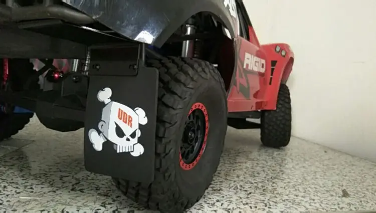 Резиновые четверти задние брызговики от грязи для 1/7 Traxxas неограниченные