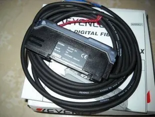 

New original KEYENCE Kean optical fiber amplifier FS-V21R
