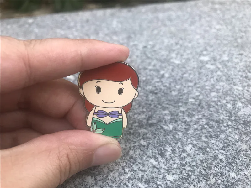 Hallmark Pins Itty Bittys бейджи Диснея Ариель/Belle/Золушка/Аврора 4 шт. в комплекте новые