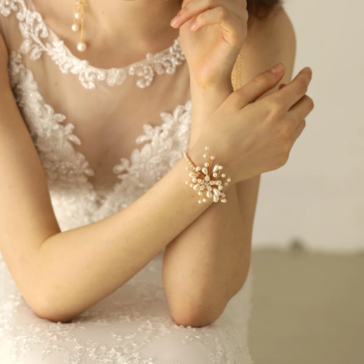 Rosebridal Золотой невесты наручные жемчужные платья Элегантное платье без бретелек
