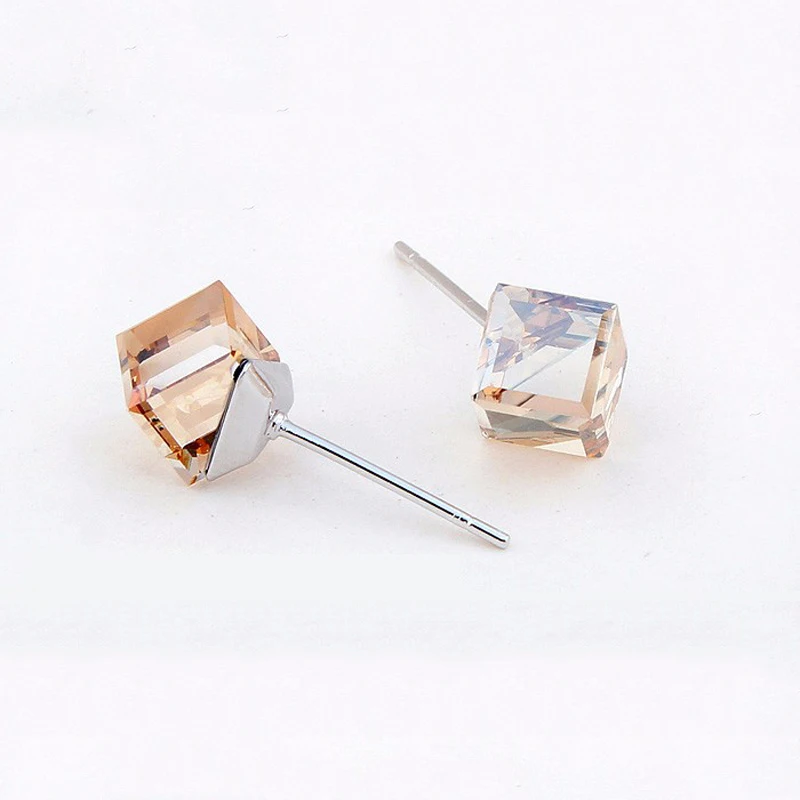 Женские серьги-гвоздики с кристаллами SWAROVSKI | Украшения и аксессуары