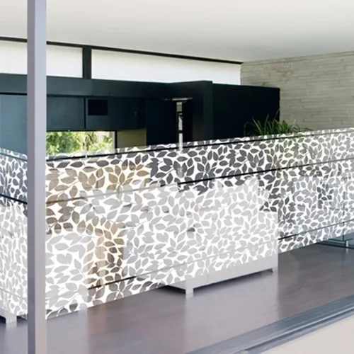 Пленка на окна прозрачная матовая самоклеящаяся пленка с белыми листьями для