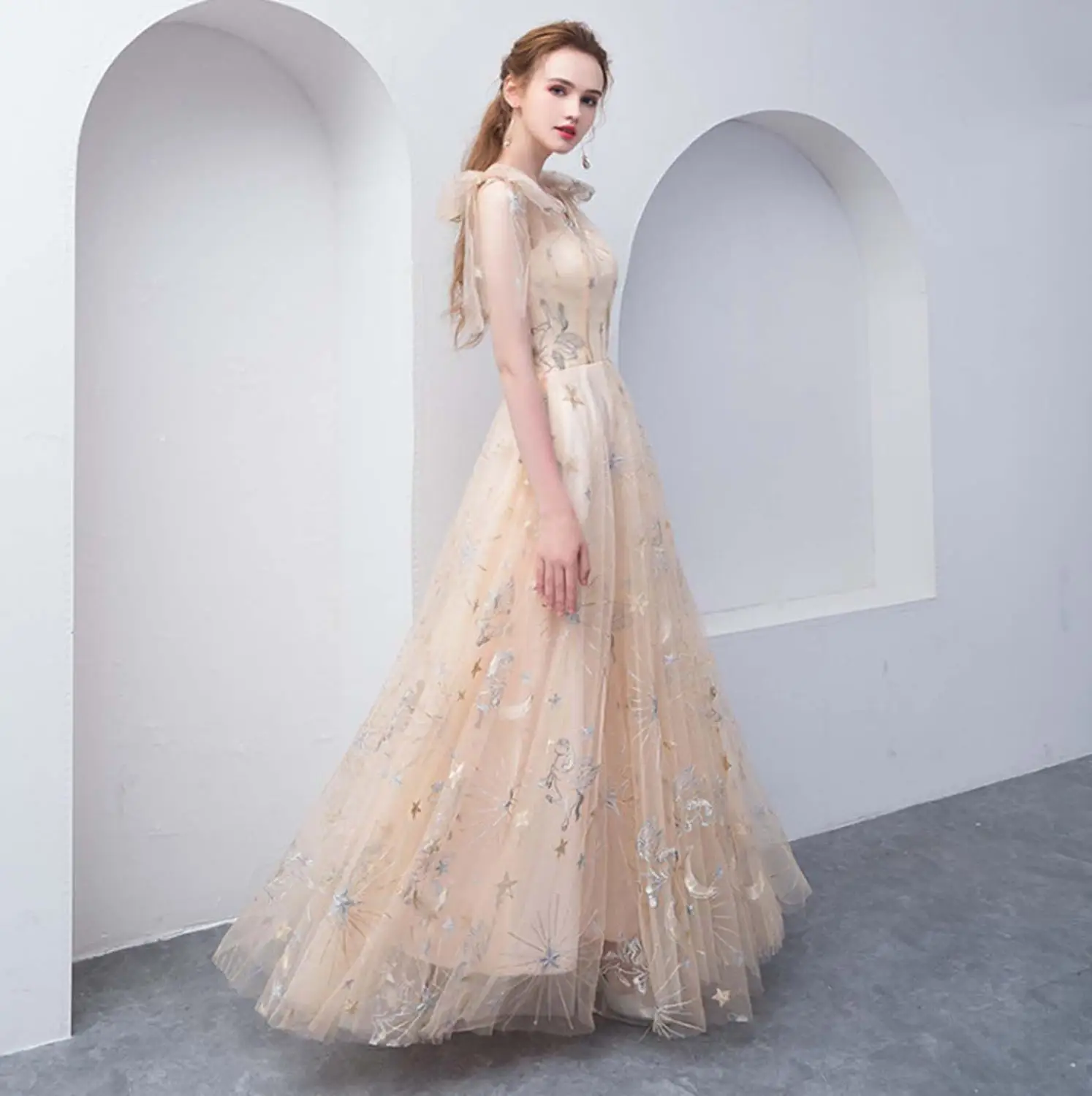 

ANTI In Stock 2019 New Arrivals Elegant Evening Dresses A Line Champagne Tulle Floor Length Formal Party Gowns Robe De Soiree