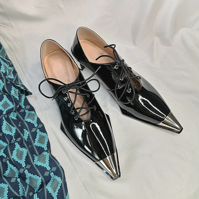 Black Patent Leather Женские туфли-лодочки повседневная обувь с металлическим носком женские модельные туфли из натуральной кожи на шнуровке в стиле панк вечерние Женская Офисная обувь на необычном каблуке - Цвет: Black Patent Leather