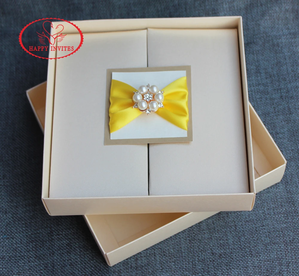 Free Shipping for Some Countries! HI2020 Luxury Silk Invitation Box with Gold Foiling | Дом и сад