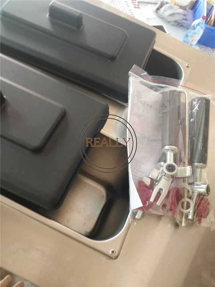 Машина для производства Итальянского Мороженого большой емкости с 3