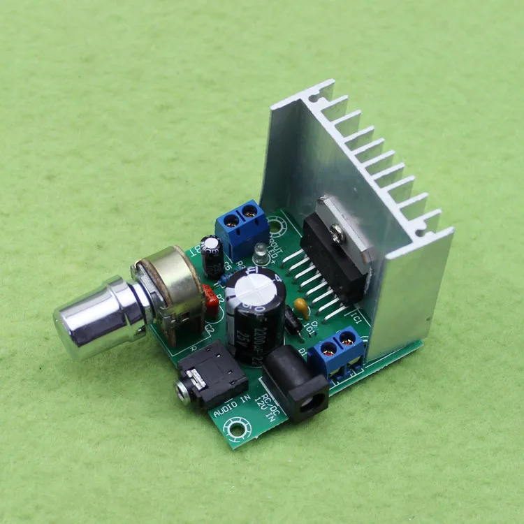 

AC / DC12V двухканальная Версия A TDA7297 2x15W Плата усилителя звука