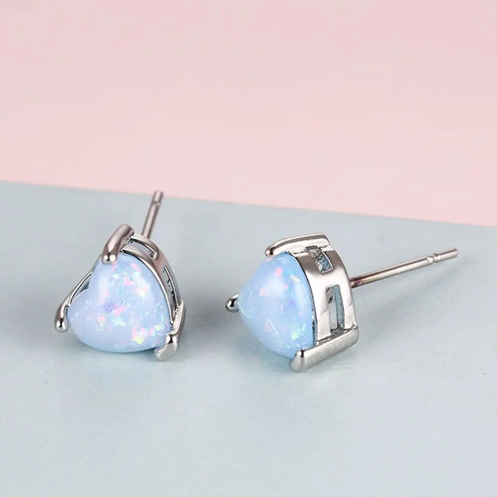 Серьги гвоздики в форме сердца синие розовые Разноцветные кристаллы опаловые