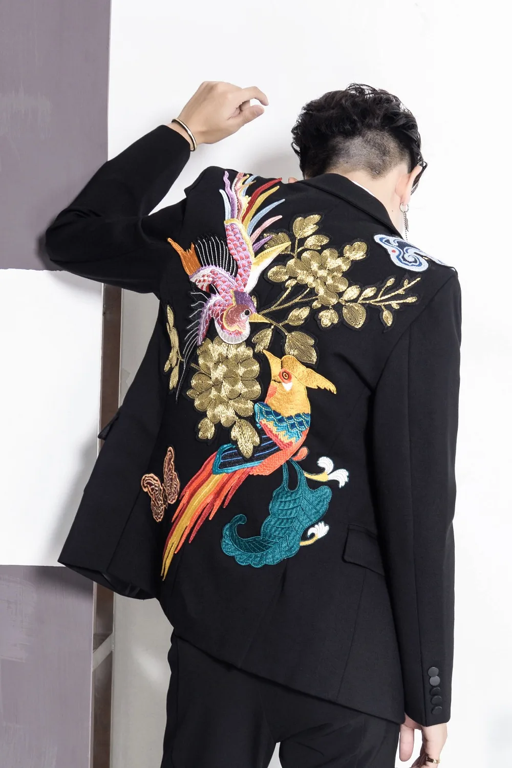 

Evening show embroidered small suit coat men trend web celebrity jacket hairstylist suit handsome