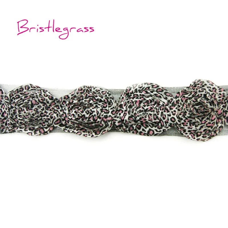 BRISTLEGRASS 1 ярд 2 36 &quot(6 см) цвета: золотистый серебристый блеск с леопардовым принтом