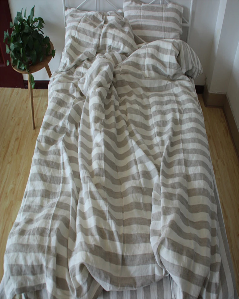 Комплект постельного белья из 4 предметов чистого полосатого промытого льняного