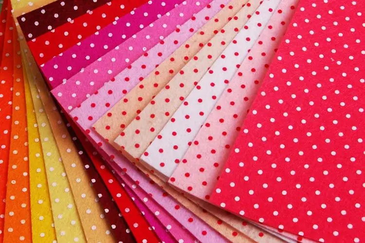 Lowest price Mix 44 colors 15x15cm 100% Polyester Nonwoven Dot Printed Felt Fabric DIY Pack 1MM Thick 44PCS/lot | Дом и сад