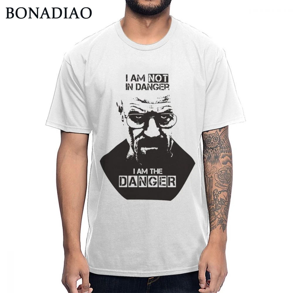 

Футболка мужская из хлопка с круглым вырезом и графическим принтом