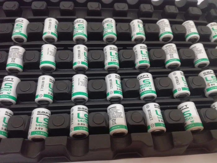 

Wholesale 100pcs/lot New Original SAFT LS14250 AA 3.6V 900mAh Thionyl Chloride Low Self-Discharge Lithium Battery PLC Batteries